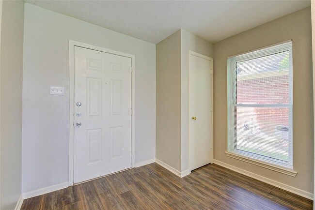 Foto del edificio - 22522 Heather Way Ct