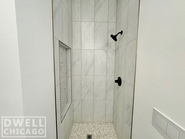 Foto del edificio - 1236 W Hubbard St