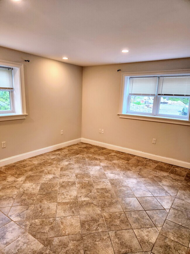 sala de estar - 1462 Old Orchard St