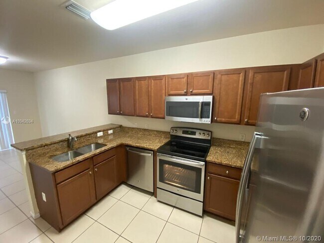 Foto del edificio - 8740 NW 97th Ave