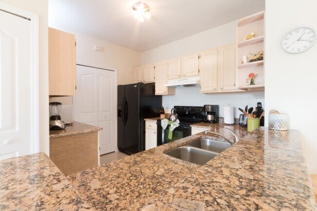 Building Photo - Beautiful 4 Bedroom 2 Bathroom Partially F...