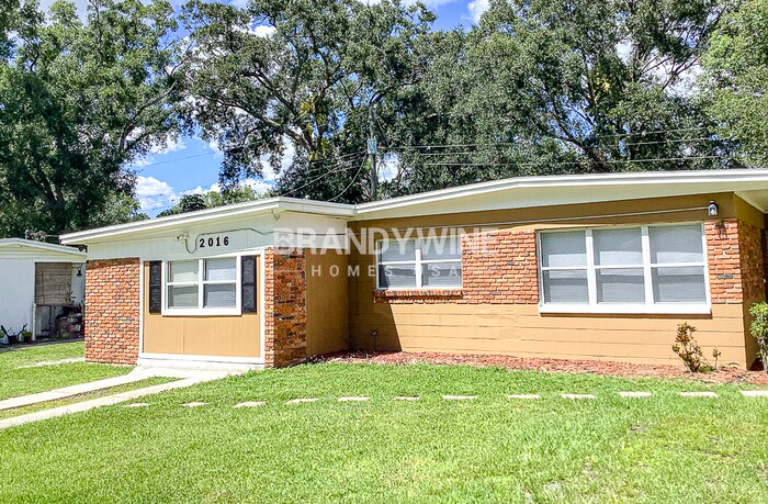 Foto principal - $1864 – With our move-in promotion applied...