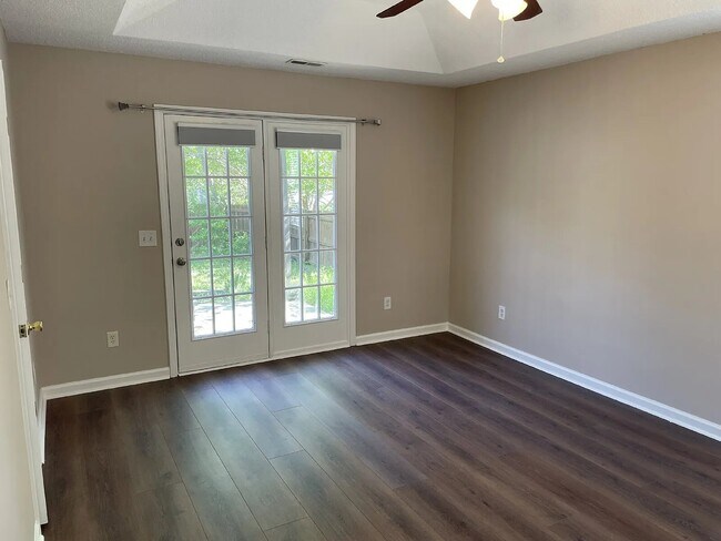 Building Photo - 103 Walnut Grove Cir