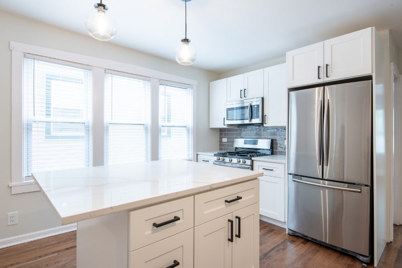 Photo - 2630 W Medill Ave