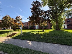 Building Photo - 1400 Kenmore Ave