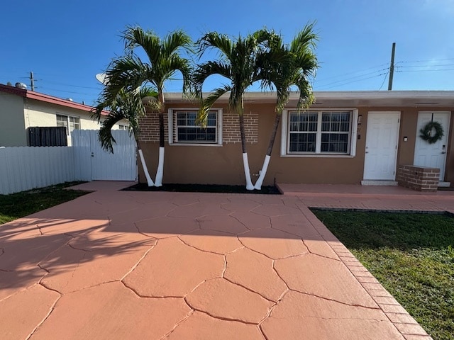 Building Photo - 301 SW 76th Ct