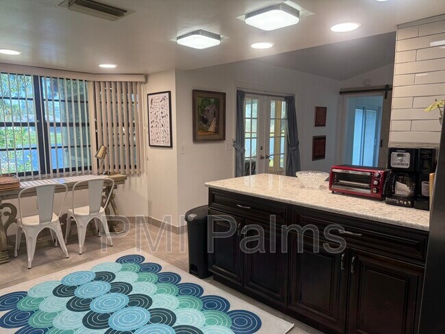 Foto del edificio - 2633 Blossom Lake Dr