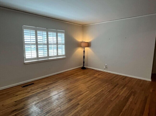 Building Photo - 501 Milledge Rd