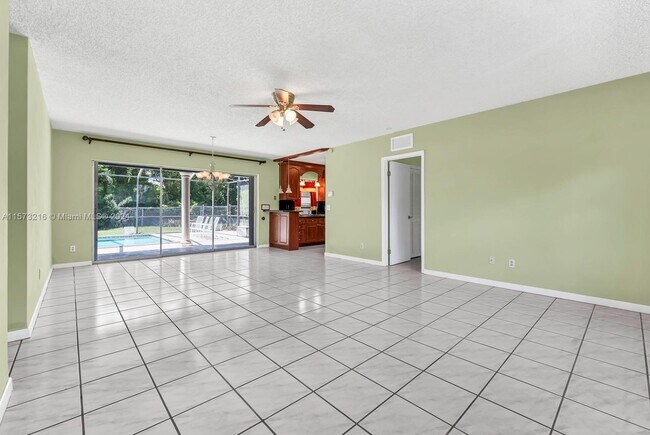 Foto del edificio - 7245 SW 112th St