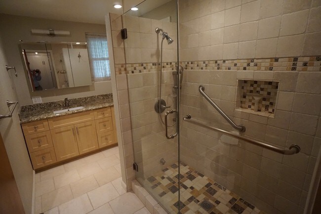 Foto del edificio - 8118 W 83rd St