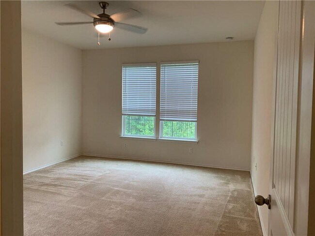 Building Photo - 7717 Crystalbrook W