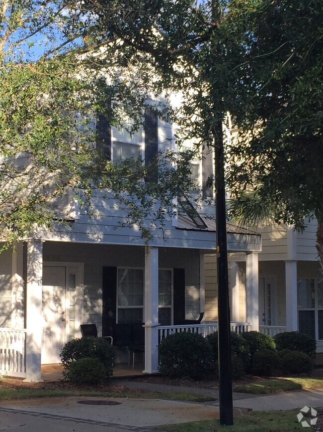 Building Photo - 500 Bradwell St