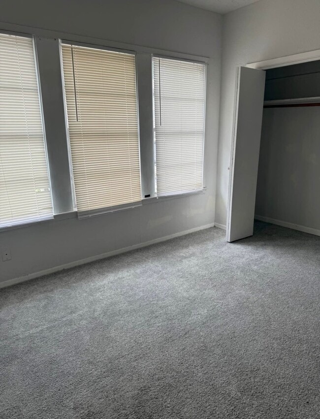 Foto del edificio - 6814 Sherman St