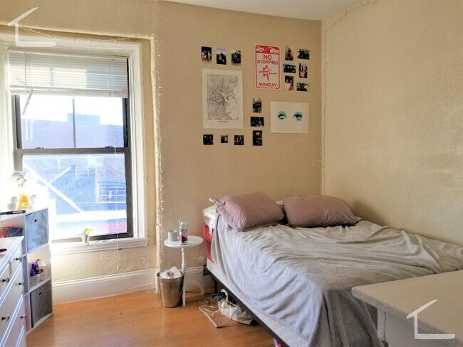 Foto del edificio - No Brokers Fee, Large Unit, Eat-in Kitchen, Stainless Steek Appliances, Laundry on a Site, Can be...