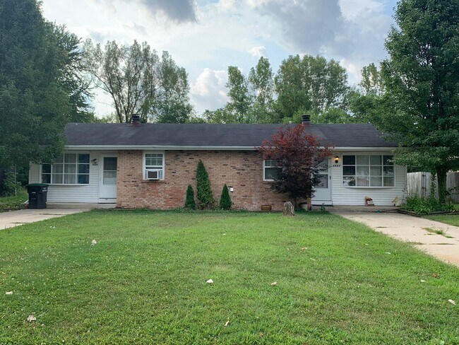 Building Photo - 5337 Aspen Ave