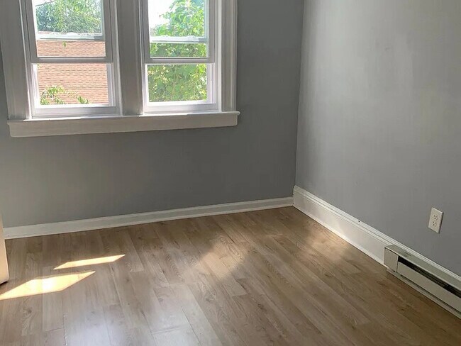 Foto del edificio - 454 E 27th St