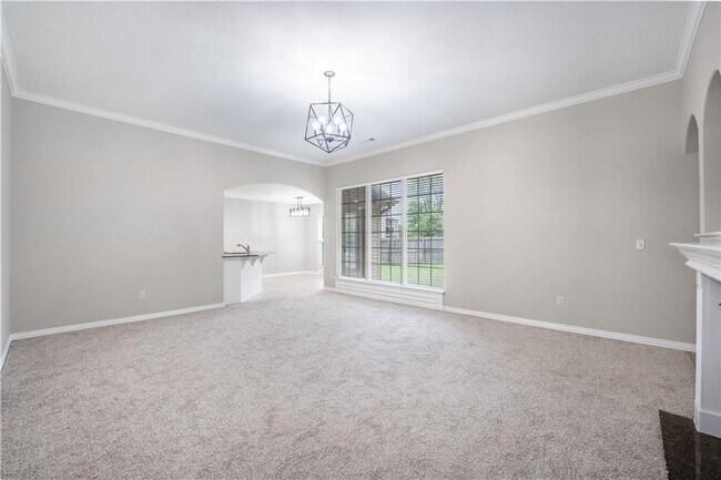 Foto del edificio - 1536 N Oakhaven Pl