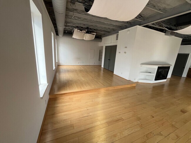 Foto del edificio - 10 E Broadway