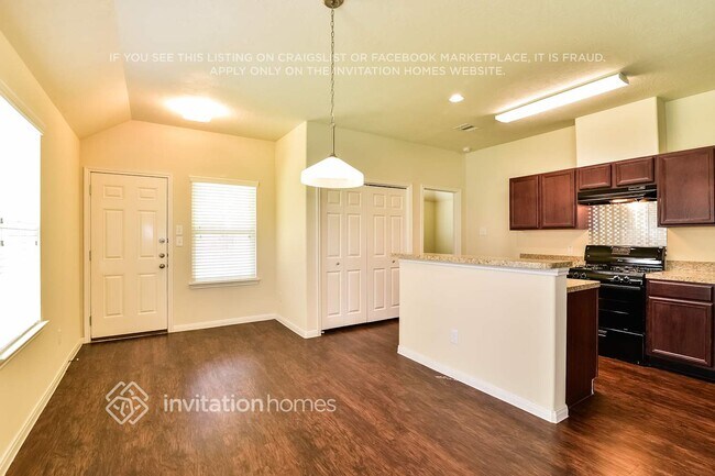 Foto del edificio - 6107 El Granate Dr