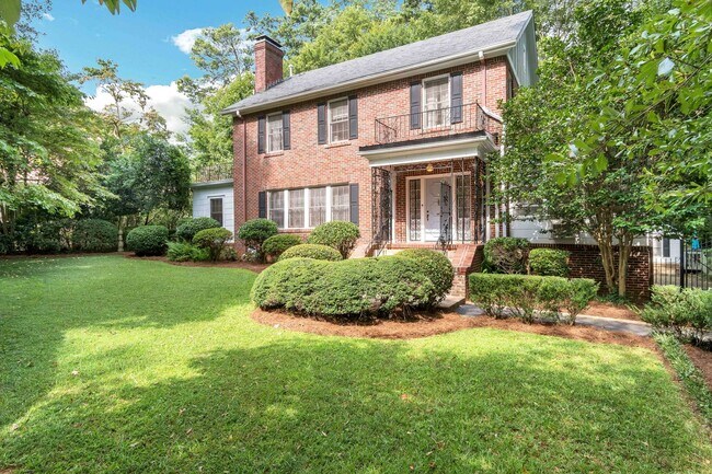 Building Photo - Beautifully Renovated 5/3.5 Home w/ Bonus ...