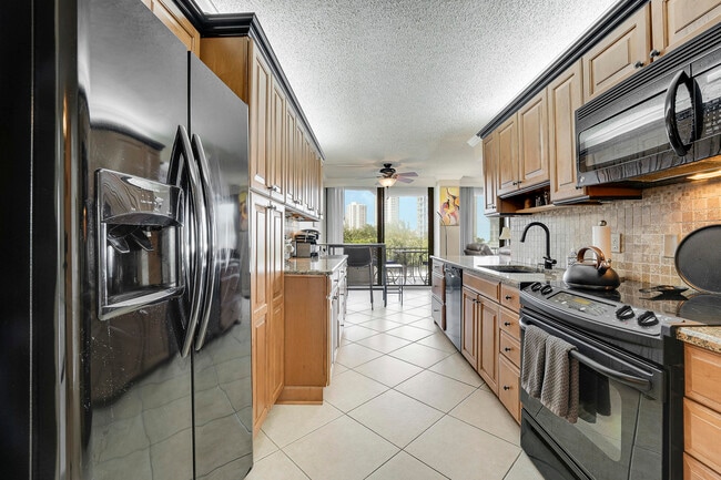 Building Photo - 4200 N Ocean Dr