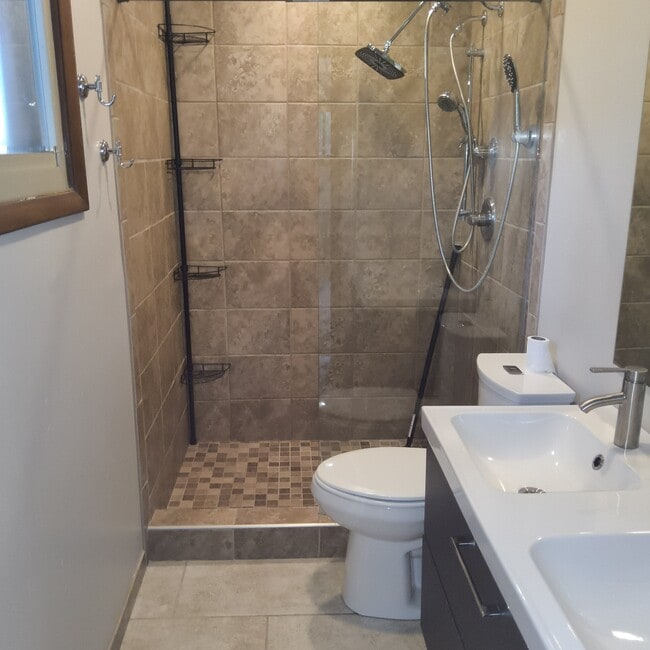 Building Photo - 910 Ranch Rd