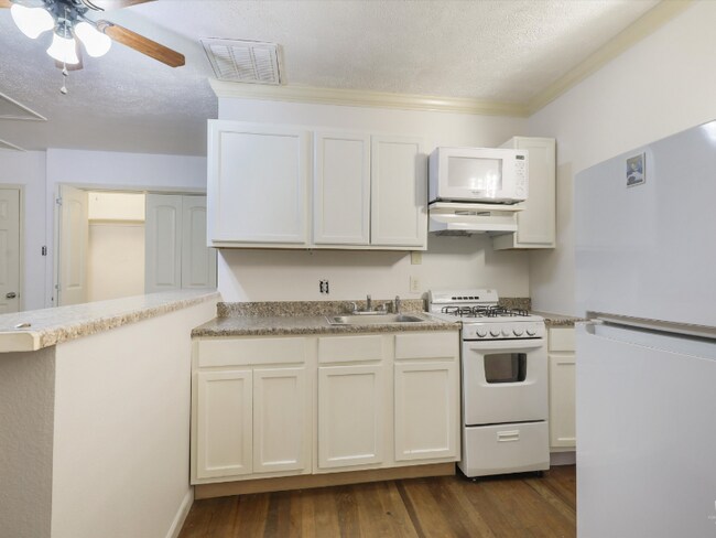 Foto del edificio - 3337 Westminster Ave