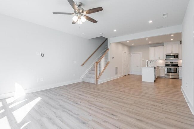 Building Photo - 2620 Lassen Dr