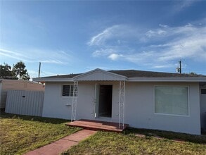 Building Photo - 6218 Rodman St
