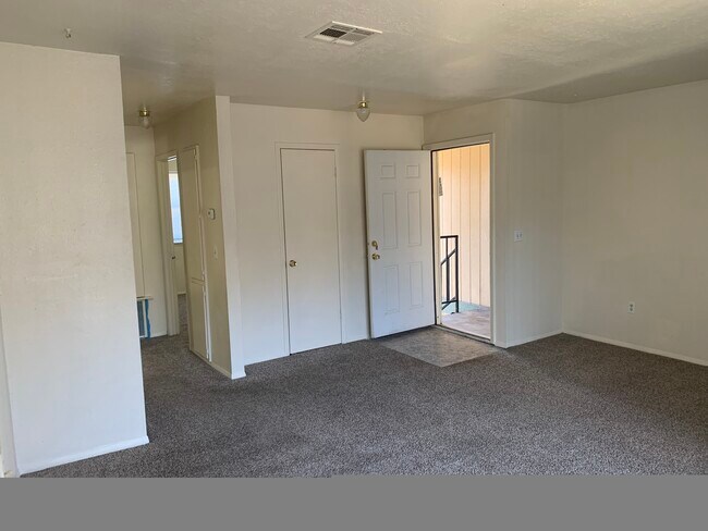 Building Photo - Riviera West