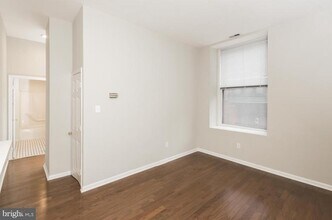 Building Photo - 145 S 13th St