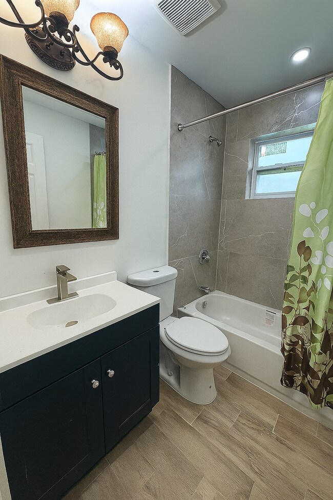 Foto del edificio - 4814 NW 48th Ave