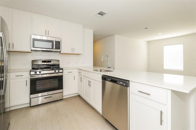 Foto del edificio - 2708 River Knl Ln