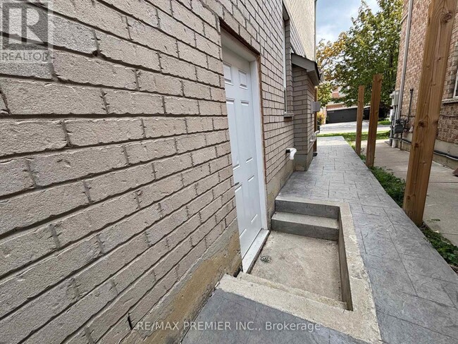 Building Photo - 106 Bologna Rd
