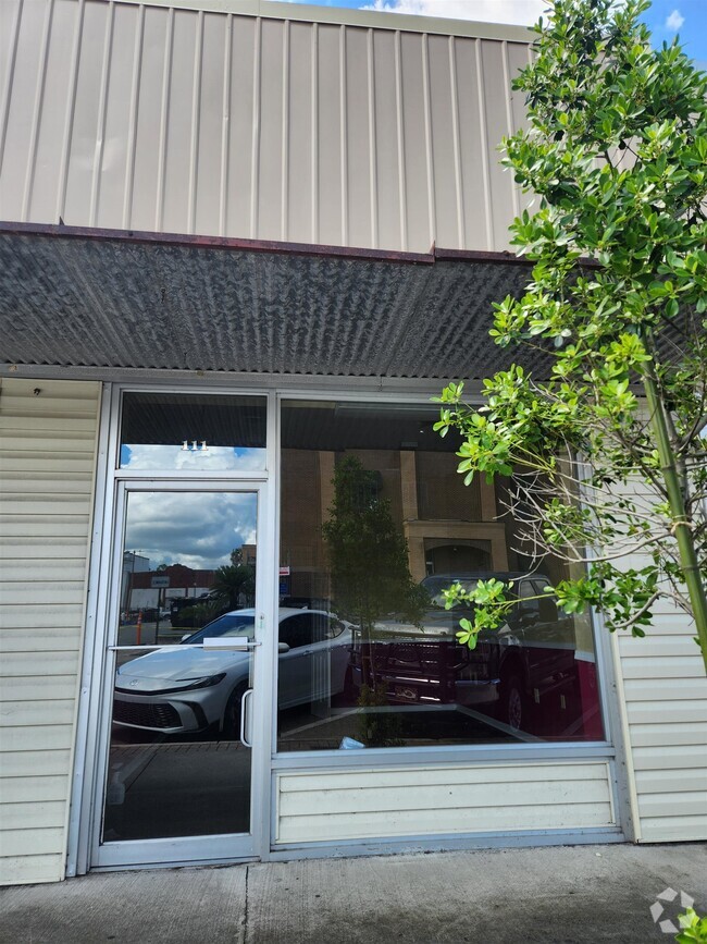 Building Photo - 111 E Green St
