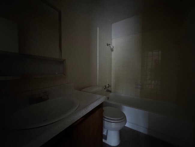 Foto del edificio - 4304 Lake Rd