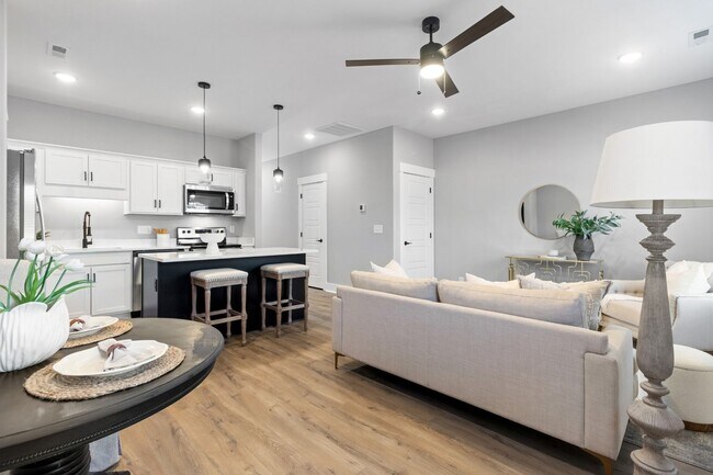 Foto del edificio - Large 3 Bedroom Condo For Rent in Sango!