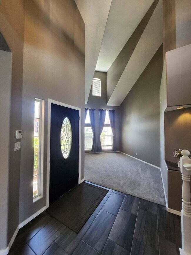 Foto del edificio - 8405 Hampton Ave NE