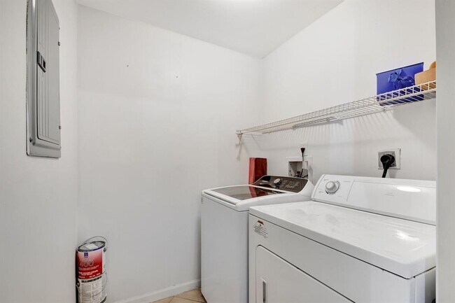 Foto del edificio - 1200 Scotia Dr