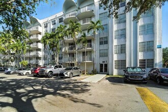 Building Photo - 488 NW 165th St