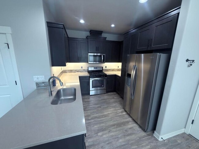 Building Photo - Charming and Sophisticated