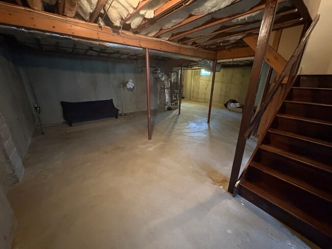 Building Photo - 7 Timber Ridge Dr