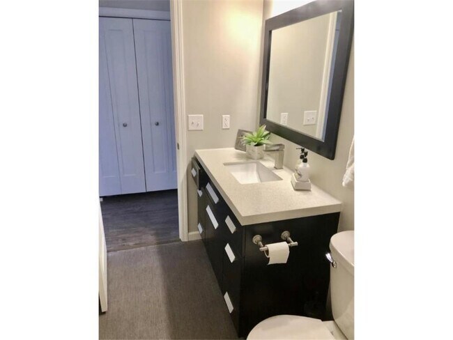 Foto del edificio - 11940 Ibis St NW