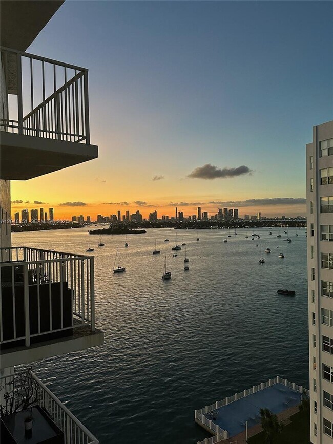 Foto del edificio - 1228 West Ave