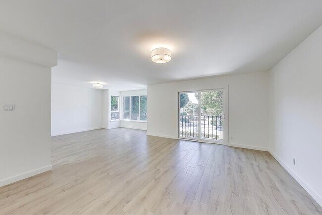 Building Photo - 2137 Lombard St