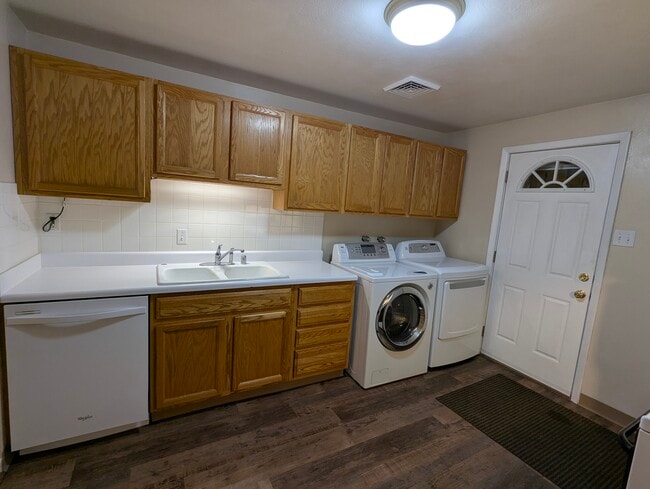 Dishwasher and W/D - 720 21st Street