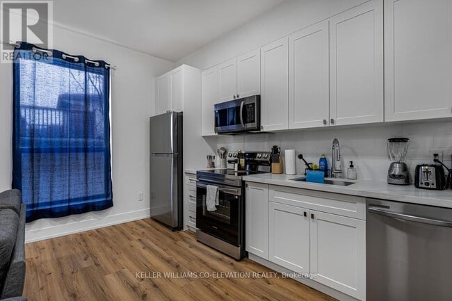 Photo du bâtiment - 610 King St E