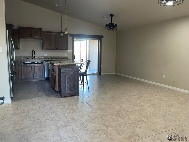 Foto del edificio - 12658 E 45th Ln