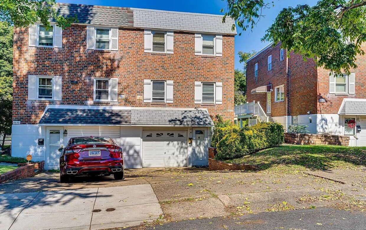 Foto principal - 8850 Manchester St