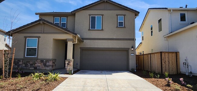 Building Photo - Brand New 4 Bedroom 3 Bathroom Home in Elk...